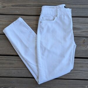 White House Black Market Size 6R Crisp White Ankle Jeans